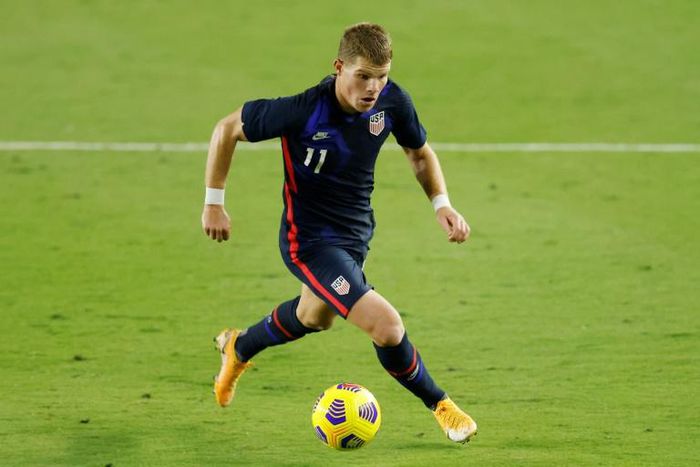 American Chris Mueller runs with the ball against El Salvador during the first half at Inter Miami CF Stadium in Fort Lauderdale, Florida