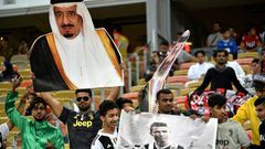 Fans showed their support for Cristiano Ronaldo and King Salman of Saudi Arabia as Juventus beat AC Milan at the Italian Super Cup final in Jeddah