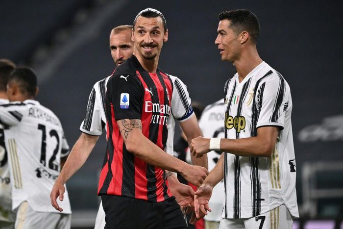 Ibrahimovic (C) went off injured in the second half against Juventus