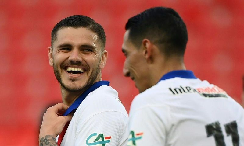Icardi (L) netted a hat-trick as PSG cruised into the last four
