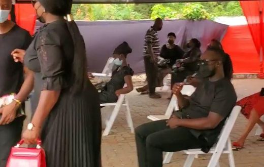 Gloria Sarfo mourns with Eddie Nartey to pay final respect to late wife (video)