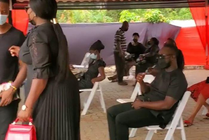 Gloria Sarfo mourns with Eddie Nartey to pay final respect to late wife (video)