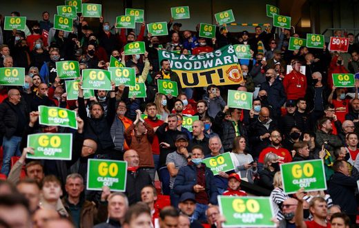 Protests against the Glazer family by Manchester United fans have been reawakened by the failed European Super League project