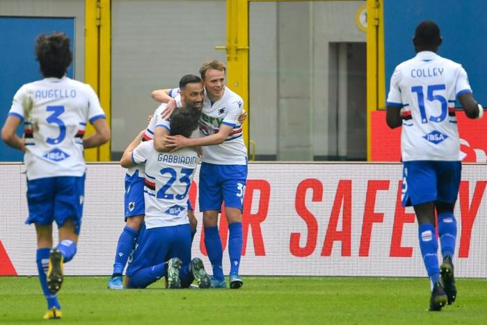 Sampdoria forward Fabio Quagliarella (Rear L) scored his 10th goal this season against AC Milan.