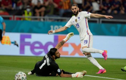 Karim Benzema scored his first goals for France since October 2015