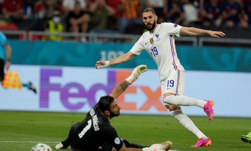 Karim Benzema scored his first goals for France since October 2015