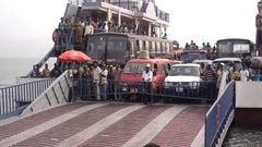 Passengers stranded as pontoon breaks down on Volta Lake