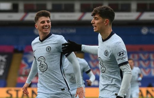 Chelsea's Kai Havertz (R) starred in their win at Crystal Palace
