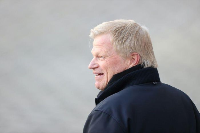 Ex-Germany goalkeeper Oliver Kahn will become the new chairman of Bayern Munich next month