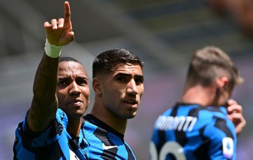 Ashley Young (L) won the Serie A title with Inter Milan last season.