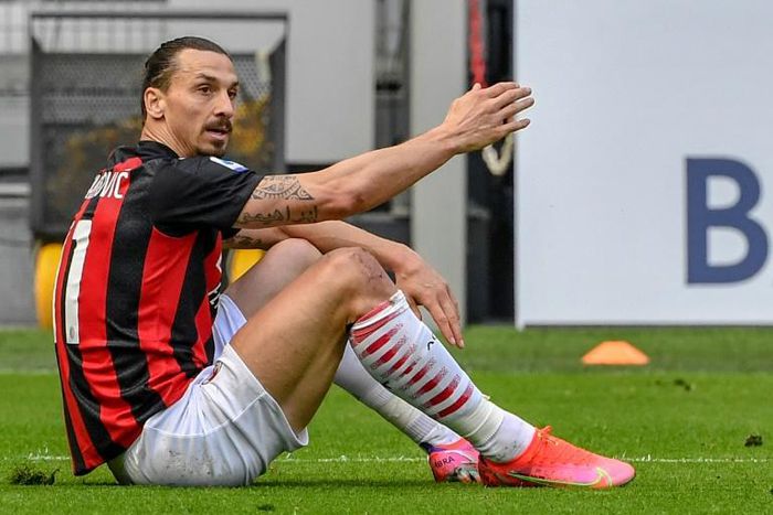 Zlatan Ibrahimovic is struggling with muscular issues.