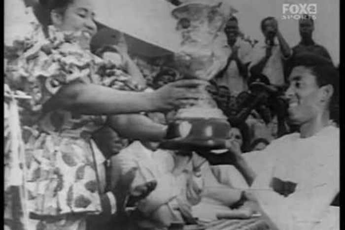 Fathia, Dr Kwame Nkrumah's wife donates trophy to skipper Aggrey Fyn