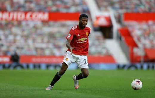 Dutch defender Timothy Fosu-Mensah has signed for Bayer Leverkusen from Manchester United