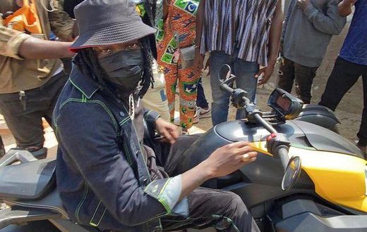 Stonebwoy on trikes