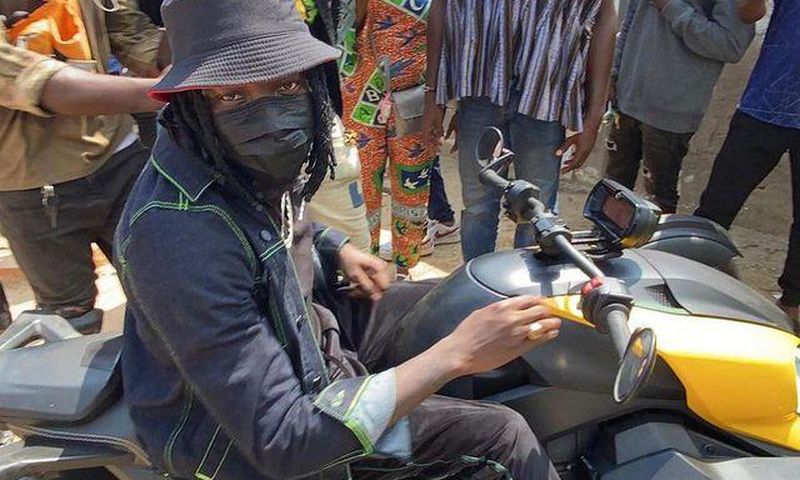 Stonebwoy on trikes