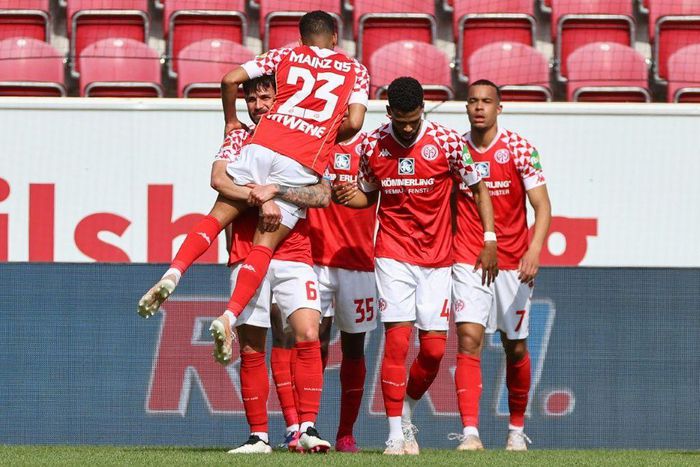 Mainz celebrate going 2-0 up at home to Bayern Munich on Saturday