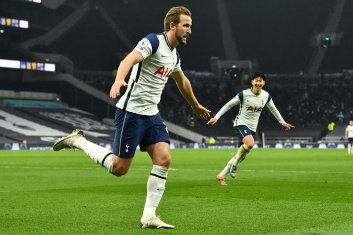 Tottenham's Harry Kane celebrates scoring against Arsenal