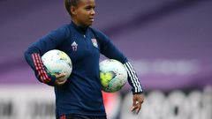 Nikita Parris opened the scoring for Lyon on Thursday