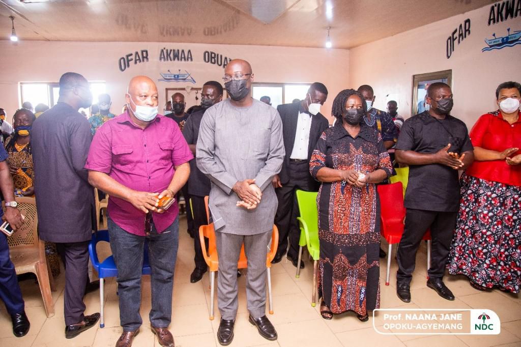Mahama donates GHS13,000 to bereaved families of Apam drowning incident