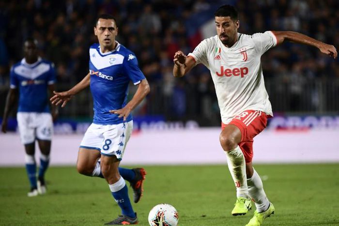 Juventus midfielder Sami Khedira (R) is in talks with Hertha Berlin, the Bundesliga club confirmed Sunday