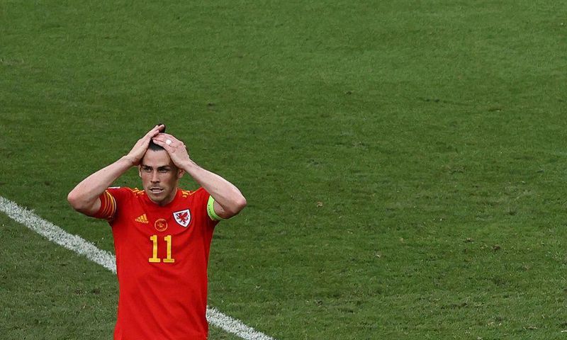 Gareth Bale missed a chance to add to his Wales goalscoring record
