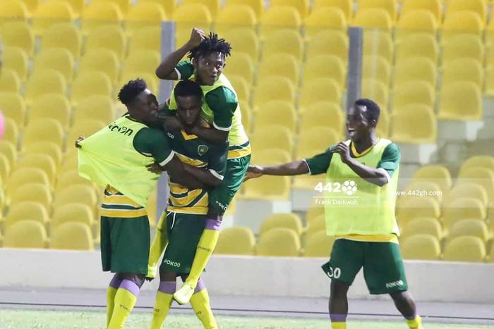 Dwarfs beat Liberty Prof