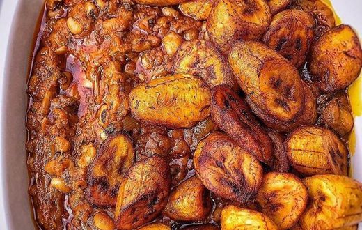 Beans stew with fried plantain
