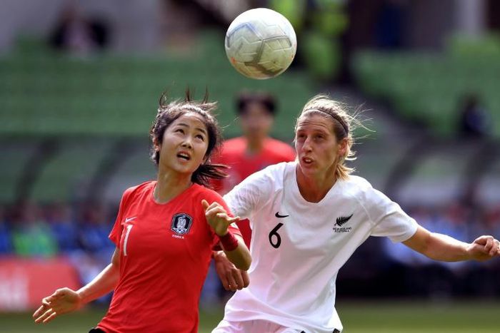 Rebekah Stott (R) has vowed to stay positive after her cancer diagnosis