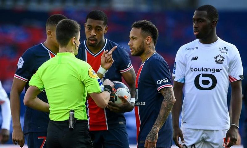 Neymar was sent off late on in PSG's 1-0 home defeat by title rivals Lille