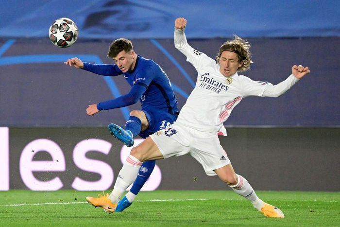England and Chelsea star Mason Mount is hoping to go head to head with Croatia midfielder Luka Modric