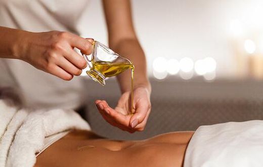 6 health benefits of oiling belly button