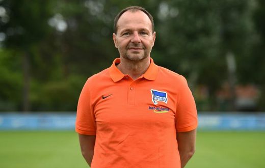 Hertha Berlin has parted company with goalkeeping coach Zsolt Petry