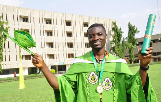 Cocaine pusher who became a shoeshine boy has graduated from KNUST