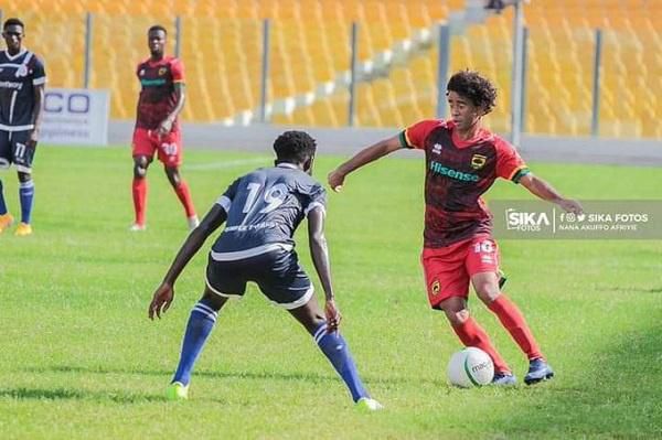 Fabio Gama in action against Liberty Prof