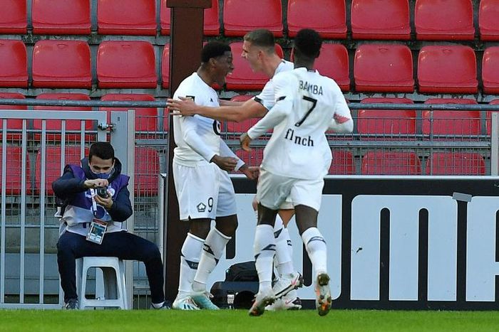 Jonathan David (L) struck the winning goal for Lille for the second straight game