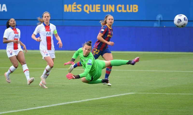 Lieke Martens scored both goals for Barcelona in the second leg of their semi-final against PSG