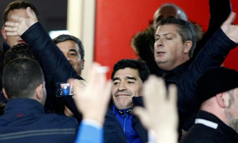 Diego Maradona received the applaus of Neapolitan fans when he visited the San Paolo Stadium  for an Italian Cup semi-final in 2014