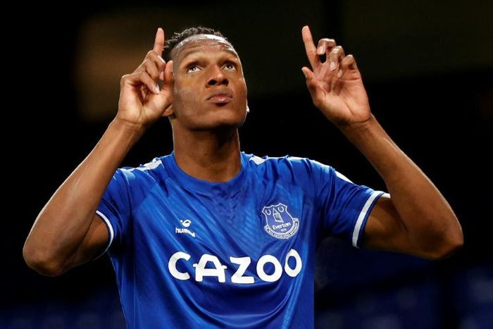 Yerry Mina heaped more misery on Arsenal with the winner in a 2-1 win for Everton