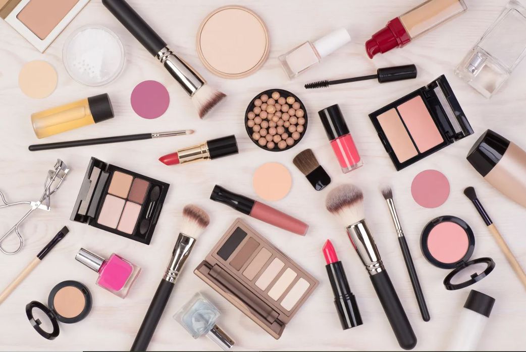 Here's how to make your makeup stand out on Val's day