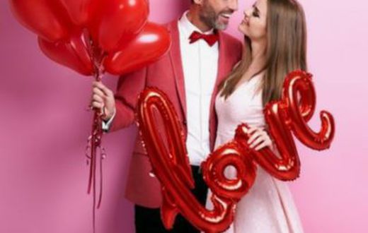 You are probably the side chick if your man does these 5 things on Valentine’s day