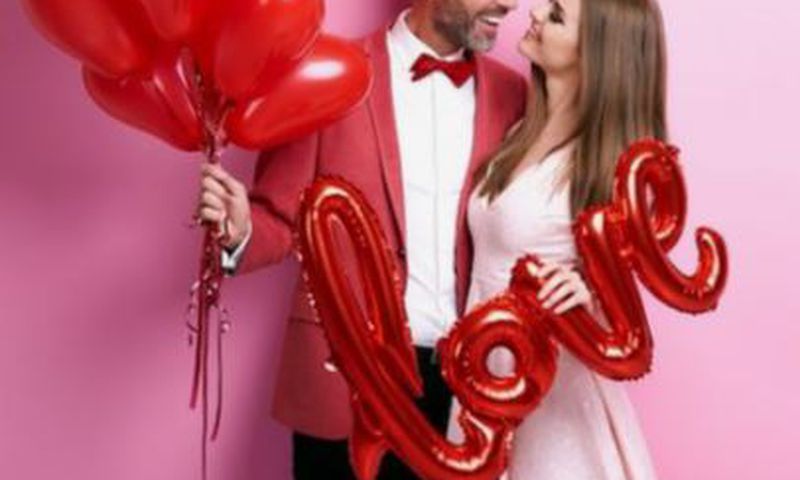 You are probably the side chick if your man does these 5 things on Valentine’s day