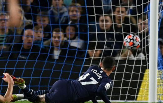 Phil Foden scored twice as Manchester City eased past Brighton