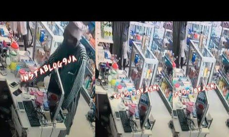 CCTV captures old man stealing