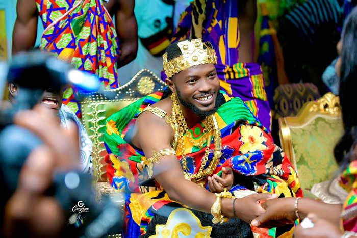 Rev. Ampomah Danso enstooled as Nkosuohene at Ngleshi Amanfrom