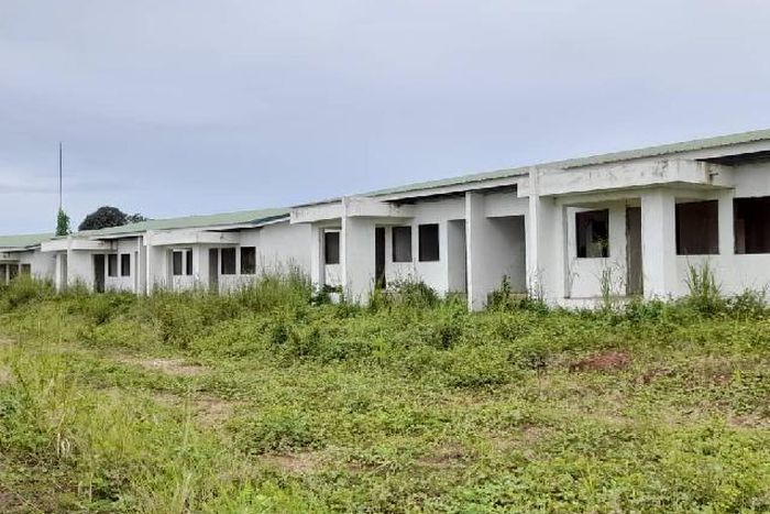 Kumawu District Hospital left to rot