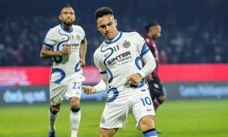 Lautaro Martinez celebrates his goal against Salernitana