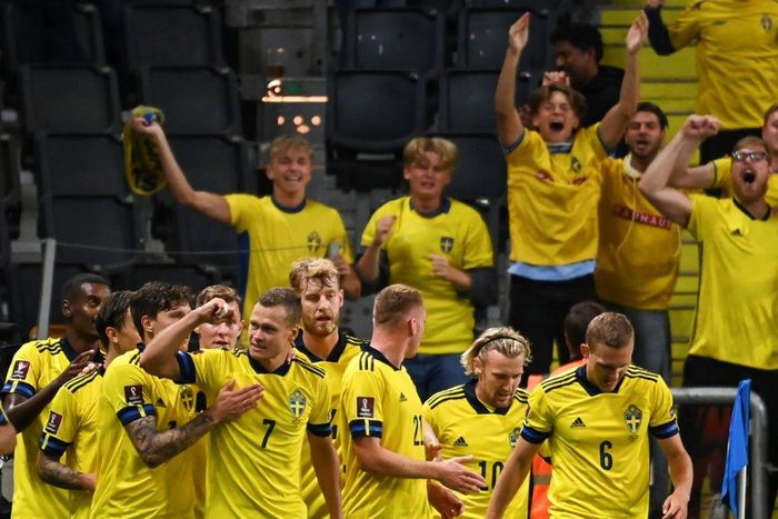 Viktor Claesson scored the winner as Sweden beat Spain in 2022 World Cup qualifying