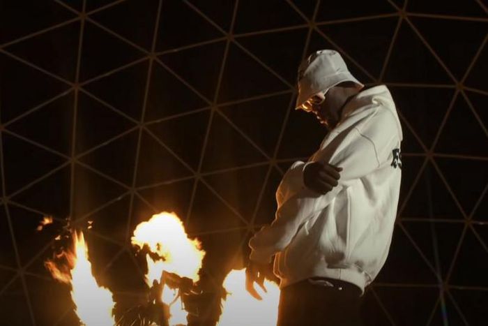 Rapper E.L in Sudwe music video