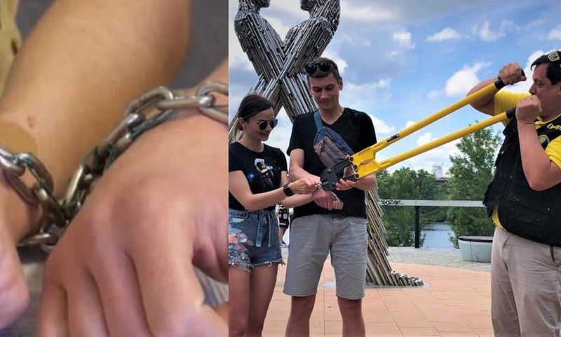 Couple who chained their hands together to avoid breakup has finally done it