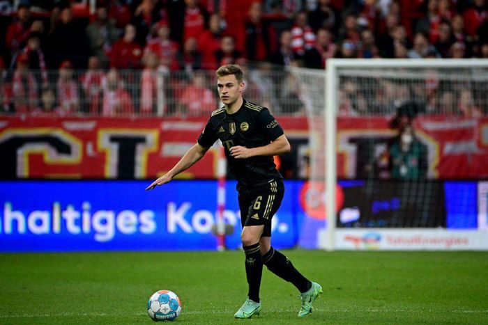 Bayern Munich midfielder Joshua Kimmich in again back in house quarantine